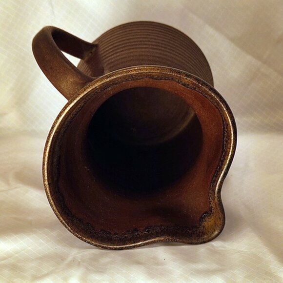 Ceramic Pitcher 6 3/4" tall, 4 1/2" Wide - Picture 5 of 7